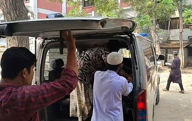 সেহেরির সময় ঘরে ঢুকে গৃহবধূকে ছুরিকাঘাতে হত্যা